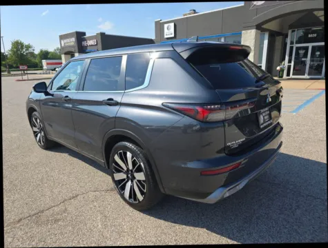 Photos of 2025 Mitsubishi Outlander SE Sport Utility 4D for sale in Portage, IN at Main Street Motors