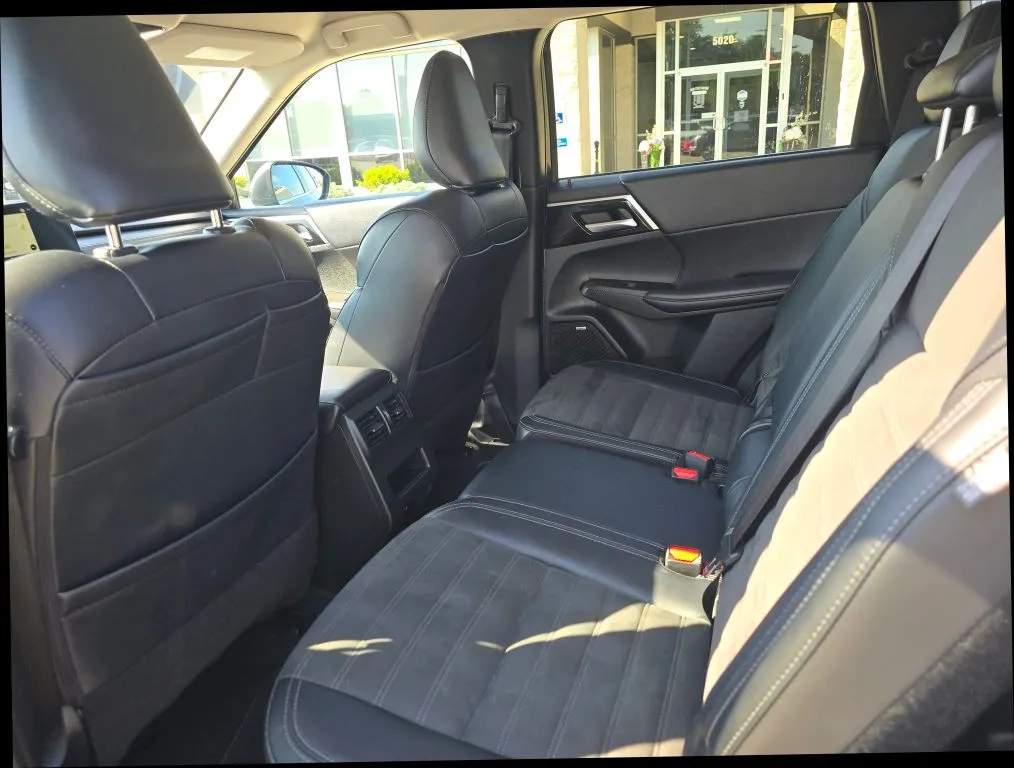 Mitsubishi Outlander photo 12