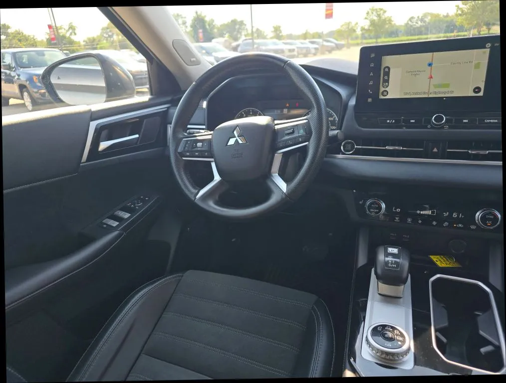 Mitsubishi Outlander photo 14