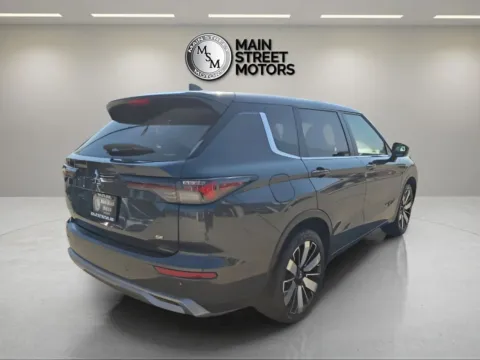 More photos of 2025 Mitsubishi Outlander SE Sport Utility 4D at Main Street Motors, IN