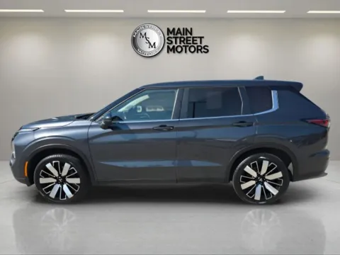Photos of 2025 Mitsubishi Outlander SE Sport Utility 4D for sale in Portage, IN at Main Street Motors