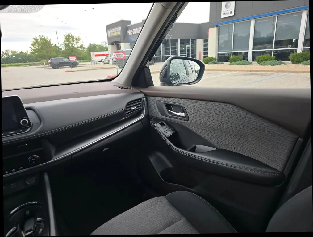 Nissan Rogue photo 15