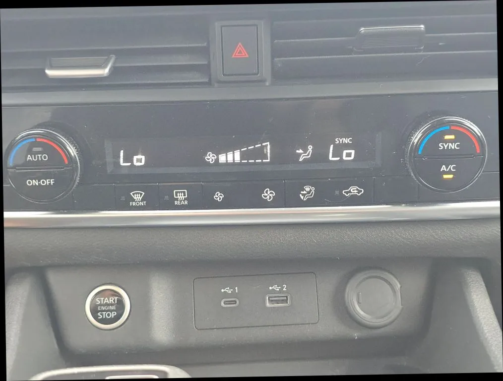 Nissan Rogue photo 27