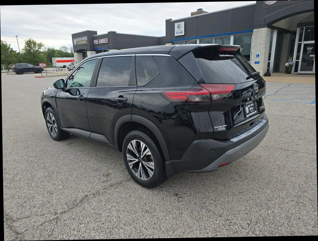 Nissan Rogue photo 2