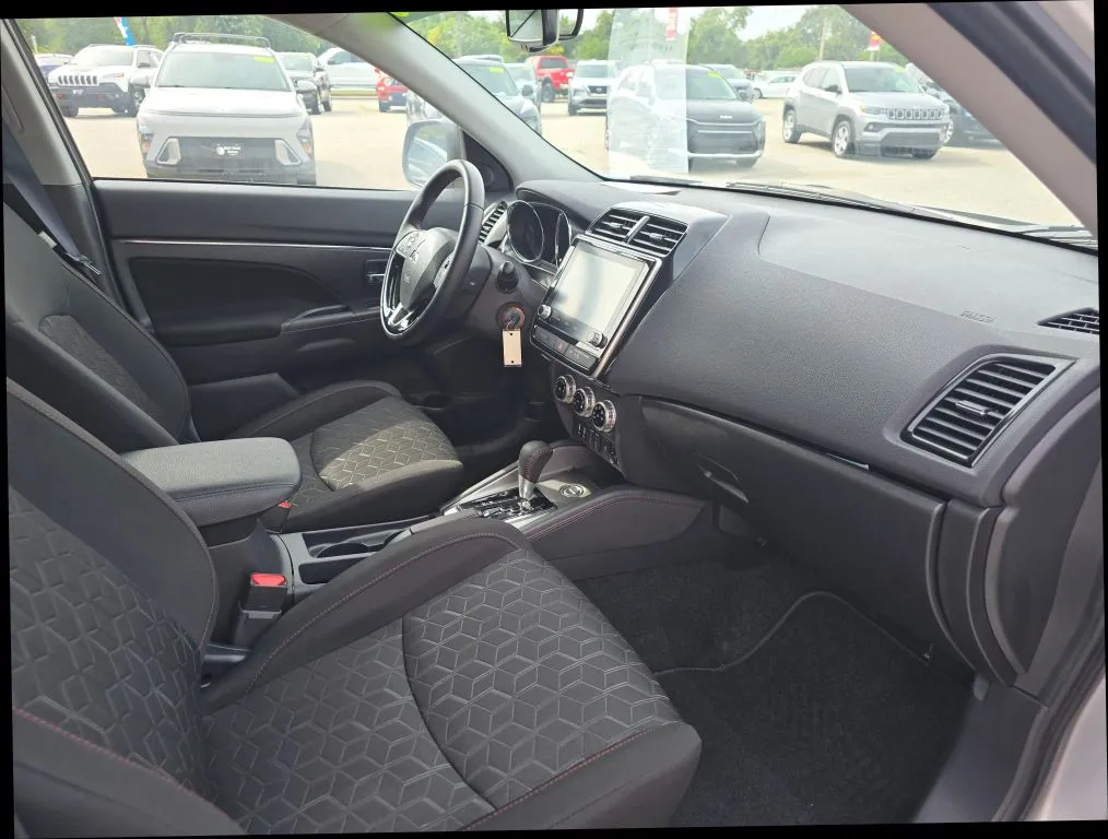 Mitsubishi Outlander Sport photo 22