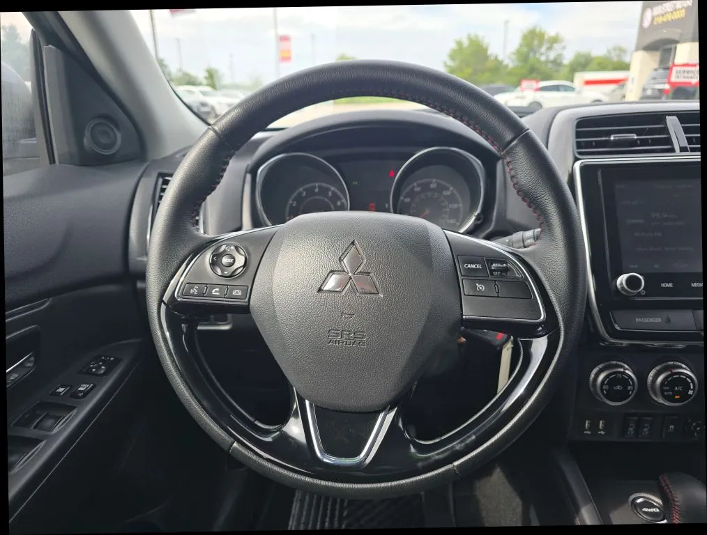 Mitsubishi Outlander Sport photo 16