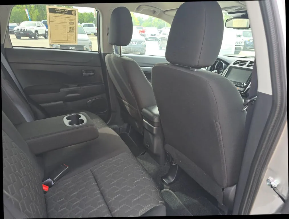 Mitsubishi Outlander Sport photo 20