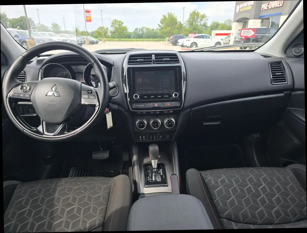 Mitsubishi Outlander Sport photo 13