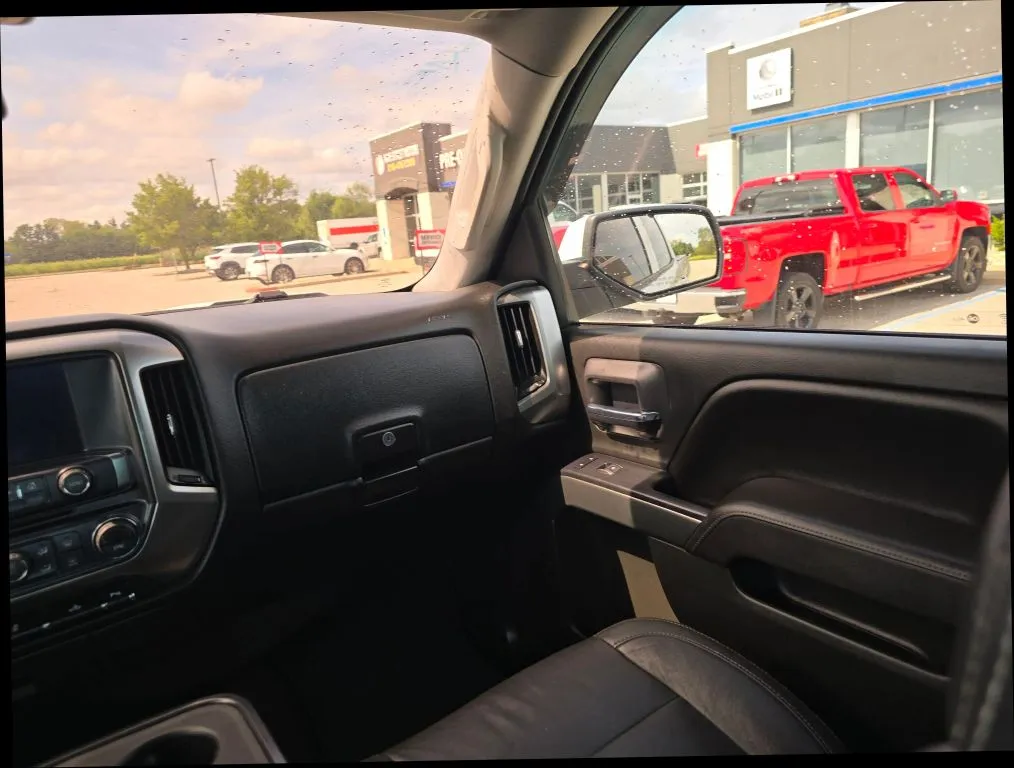 Chevrolet Silverado photo 15