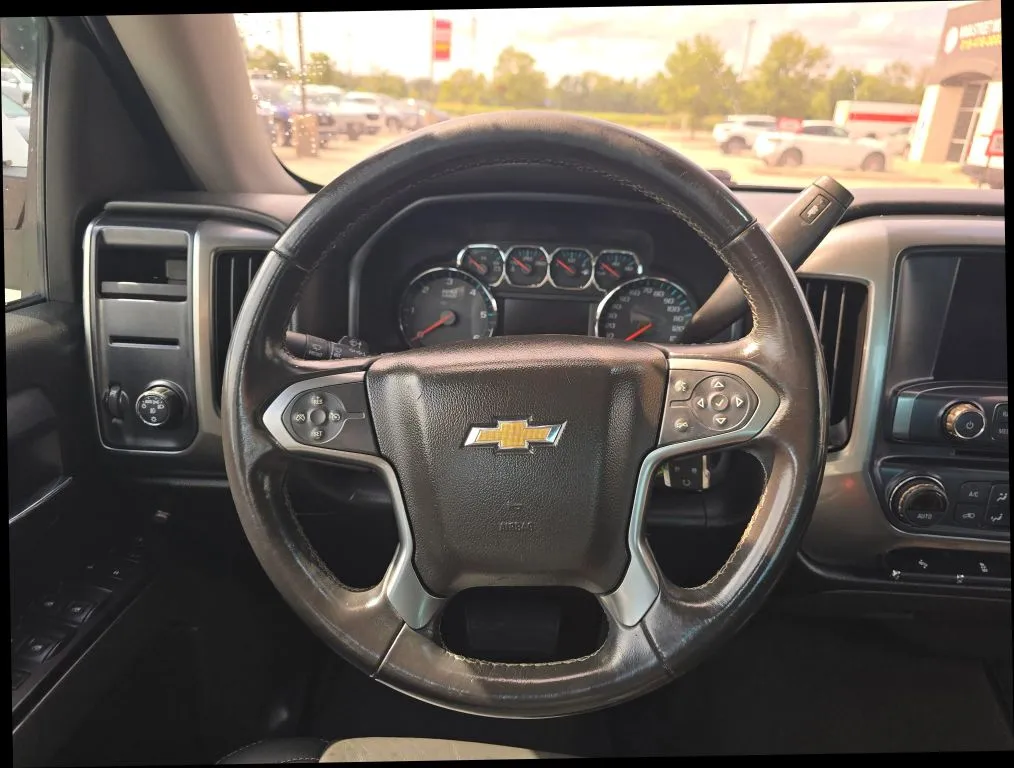 Chevrolet Silverado photo 16