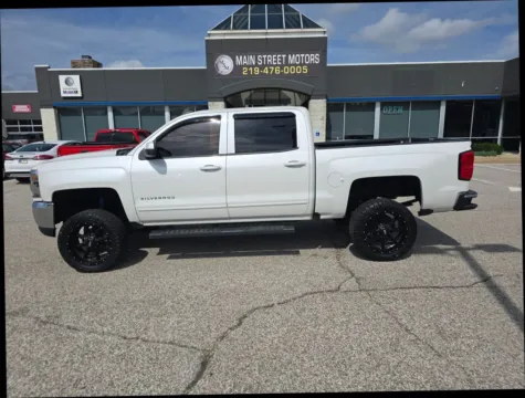 White 2017 Chevrolet Silverado 1500 Crew Cab LT Pickup 4D 5 3/4 ft for sale in Portage, IN