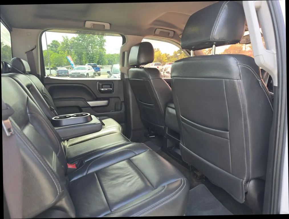 Chevrolet Silverado photo 18