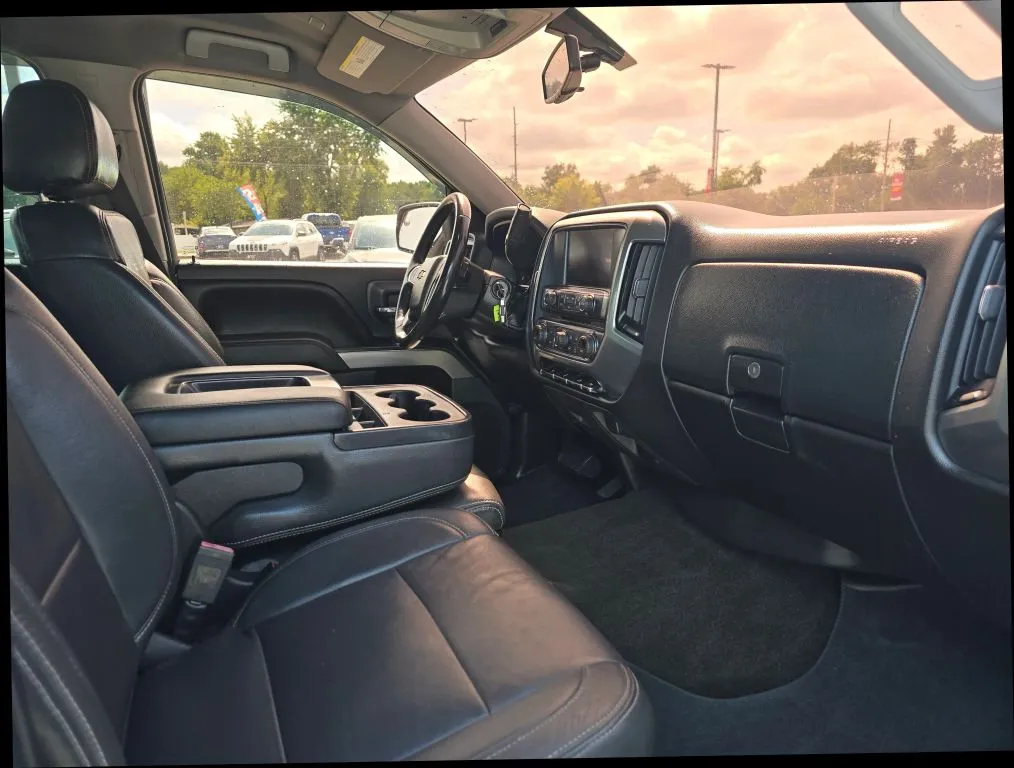 Chevrolet Silverado photo 20