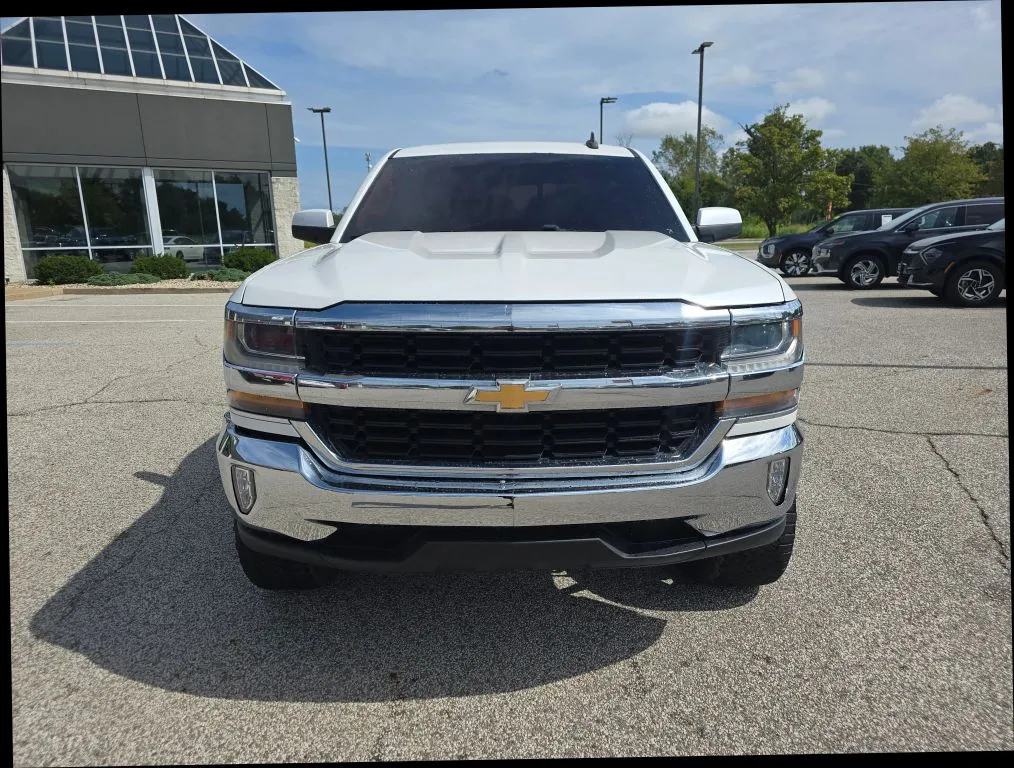 Chevrolet Silverado photo 7