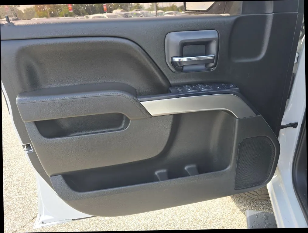 Chevrolet Silverado photo 9