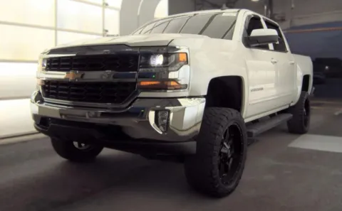 White 2017 Chevrolet Silverado 1500 Crew Cab LT Pickup 4D 5 3/4 ft for sale in Portage, IN