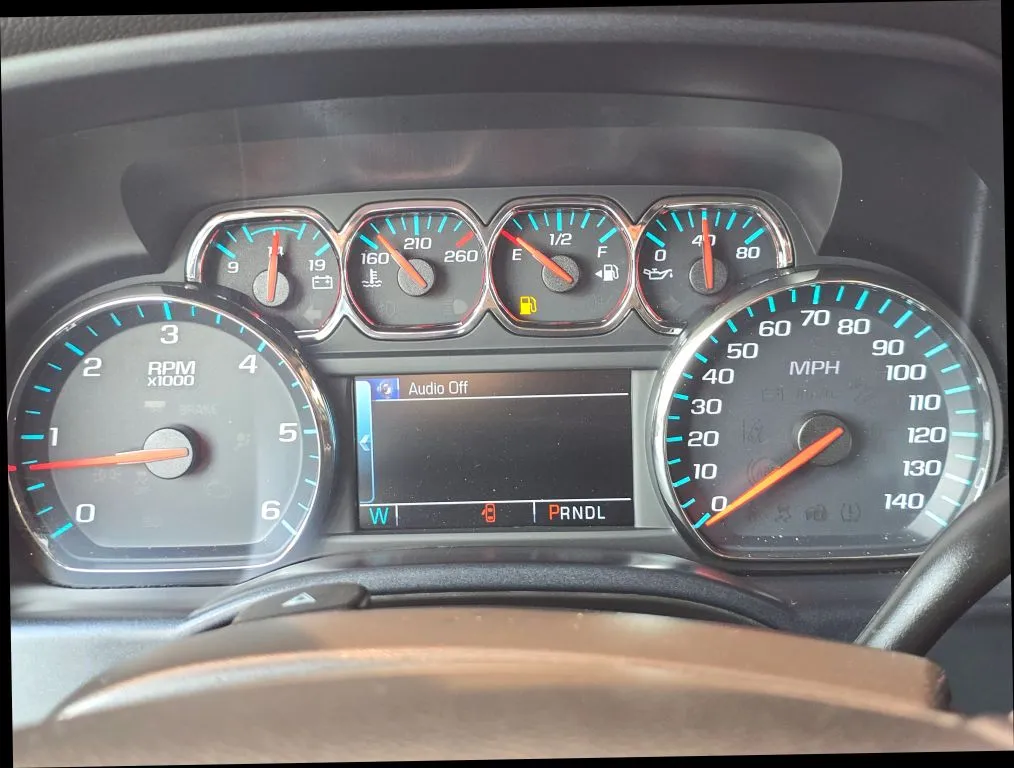 Chevrolet Silverado photo 21