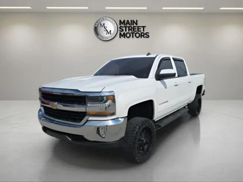White 2017 Chevrolet Silverado 1500 Crew Cab LT Pickup 4D 5 3/4 ft for sale in Portage, IN