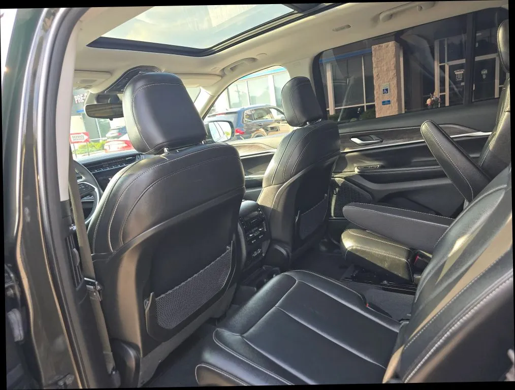 Jeep Grand Cherokee L photo 13
