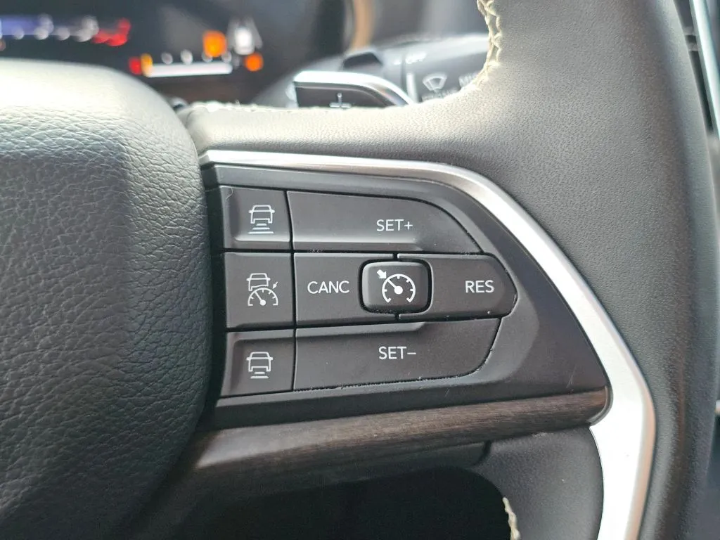 Jeep Grand Cherokee L photo 29