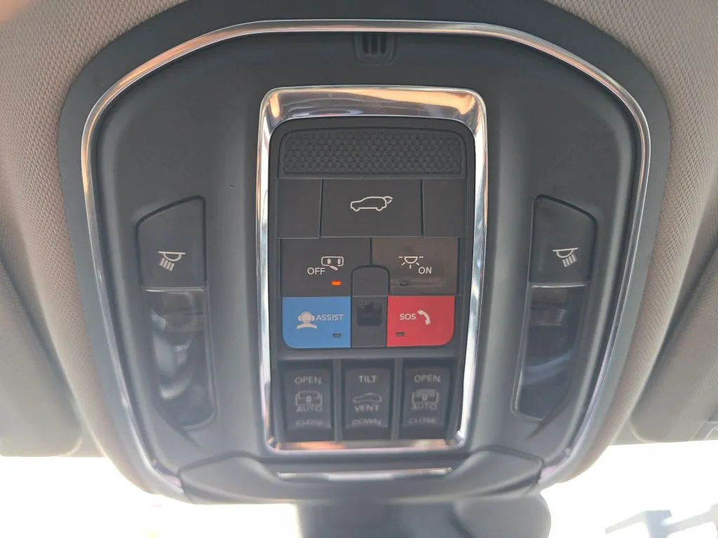 Jeep Grand Cherokee L photo 34