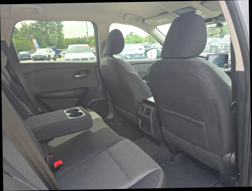 Nissan Rogue photo 20