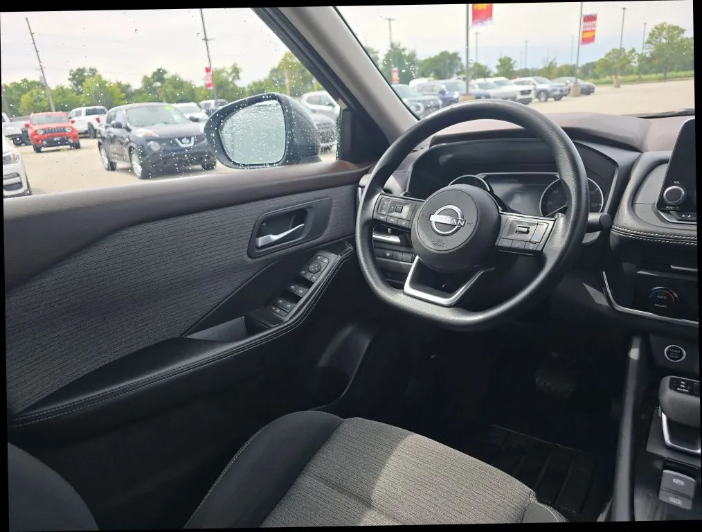Nissan Rogue photo 14