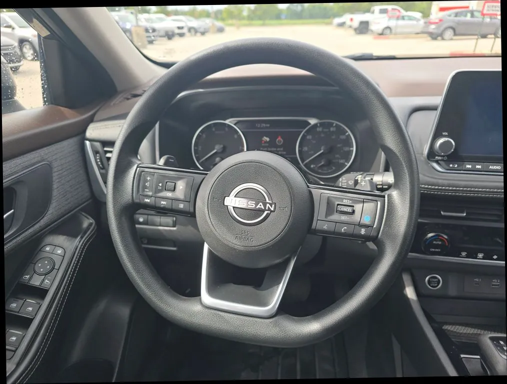 Nissan Rogue photo 16