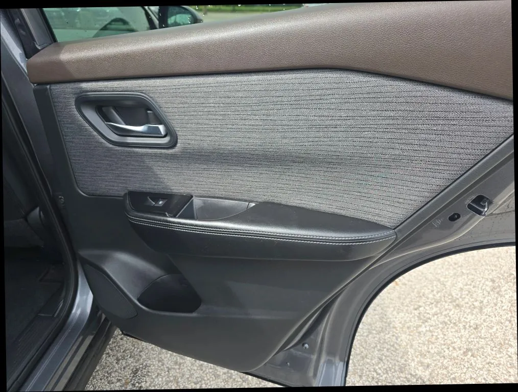 Nissan Rogue photo 19