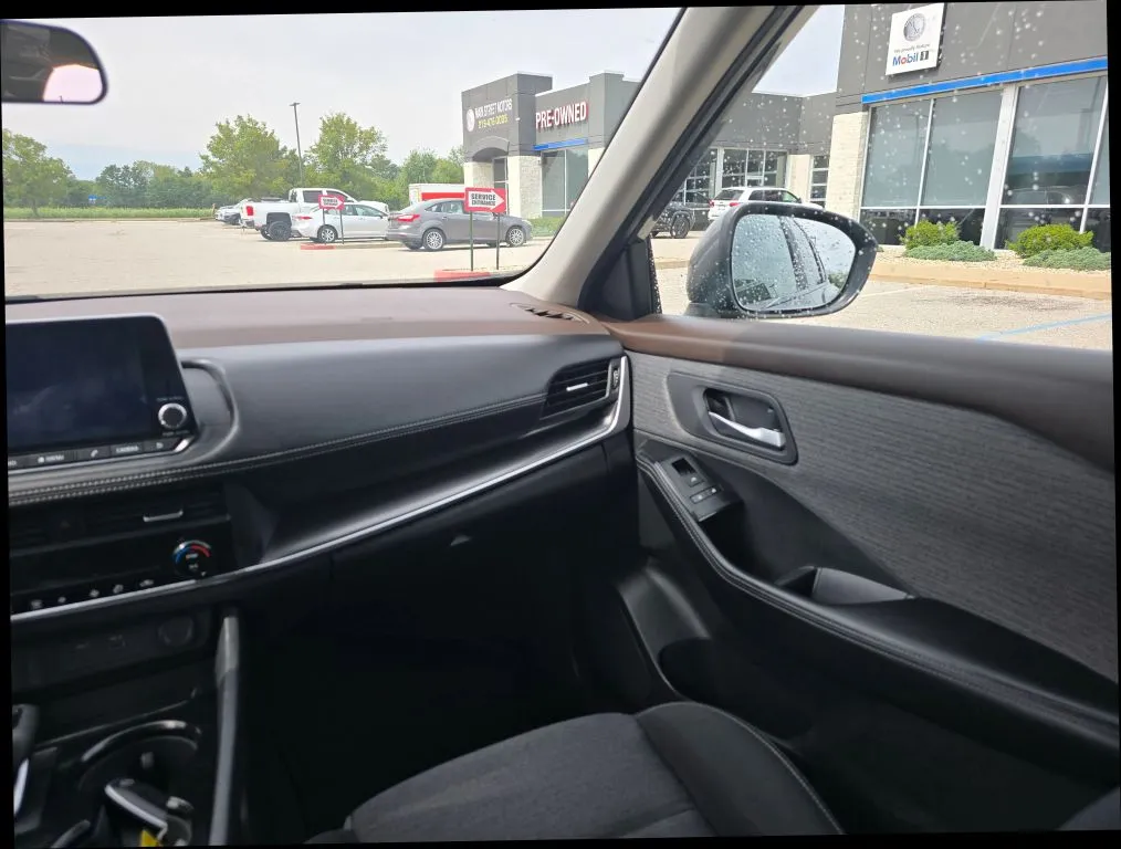 Nissan Rogue photo 15