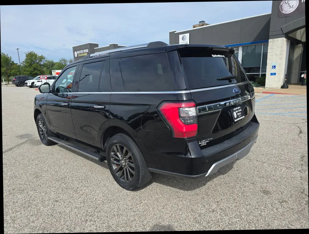 Ford Expedition photo 2