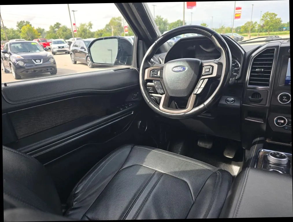Ford Expedition photo 16