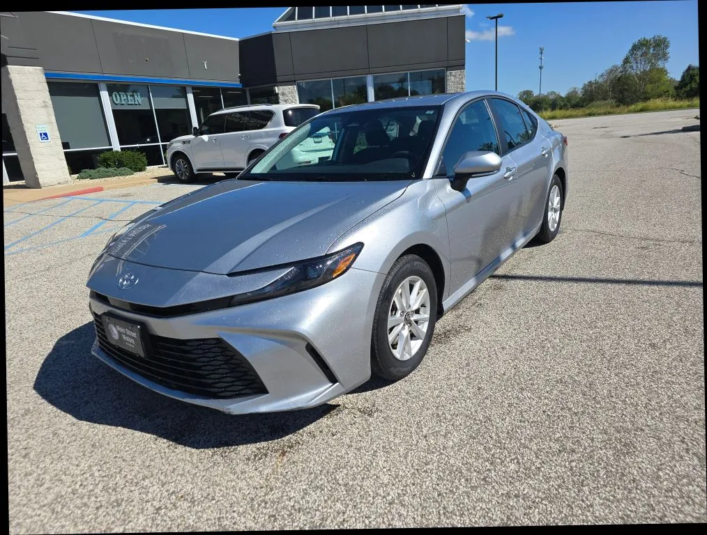 Toyota Camry photo 8