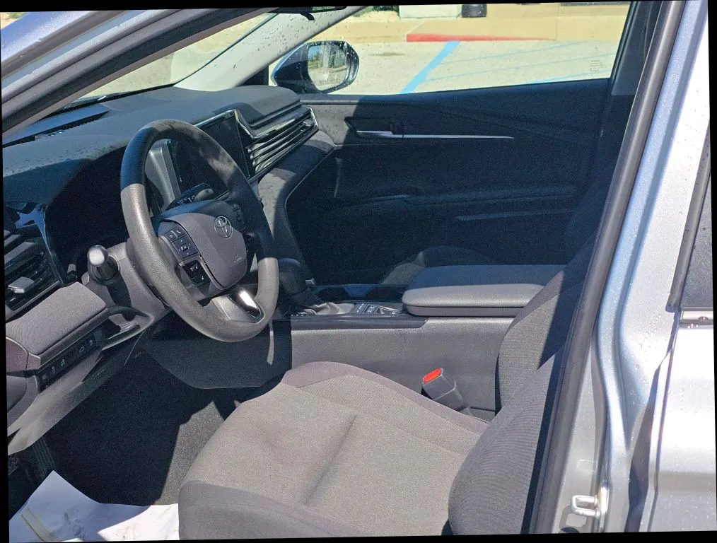 Toyota Camry photo 10