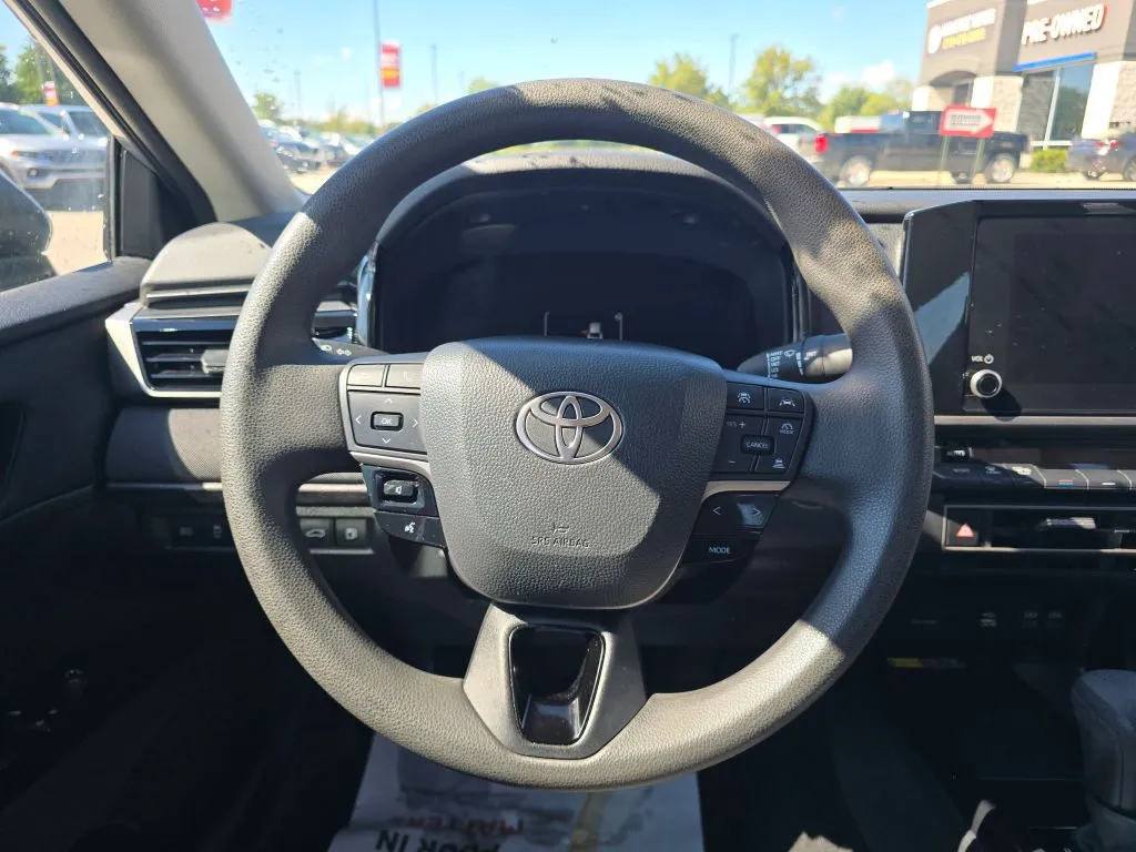 Toyota Camry photo 16