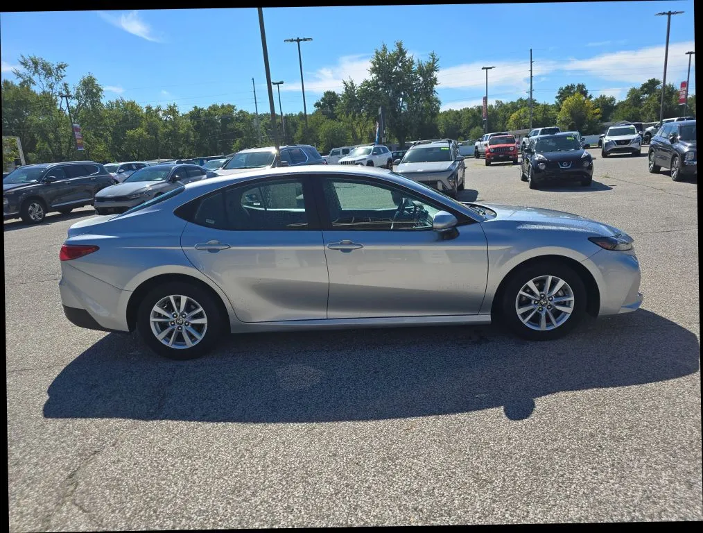 Toyota Camry photo 5