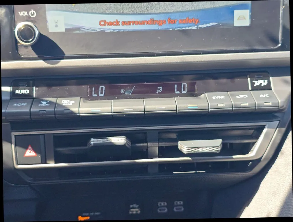 Toyota Camry photo 26