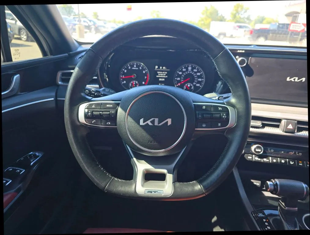 Kia K5 photo 16