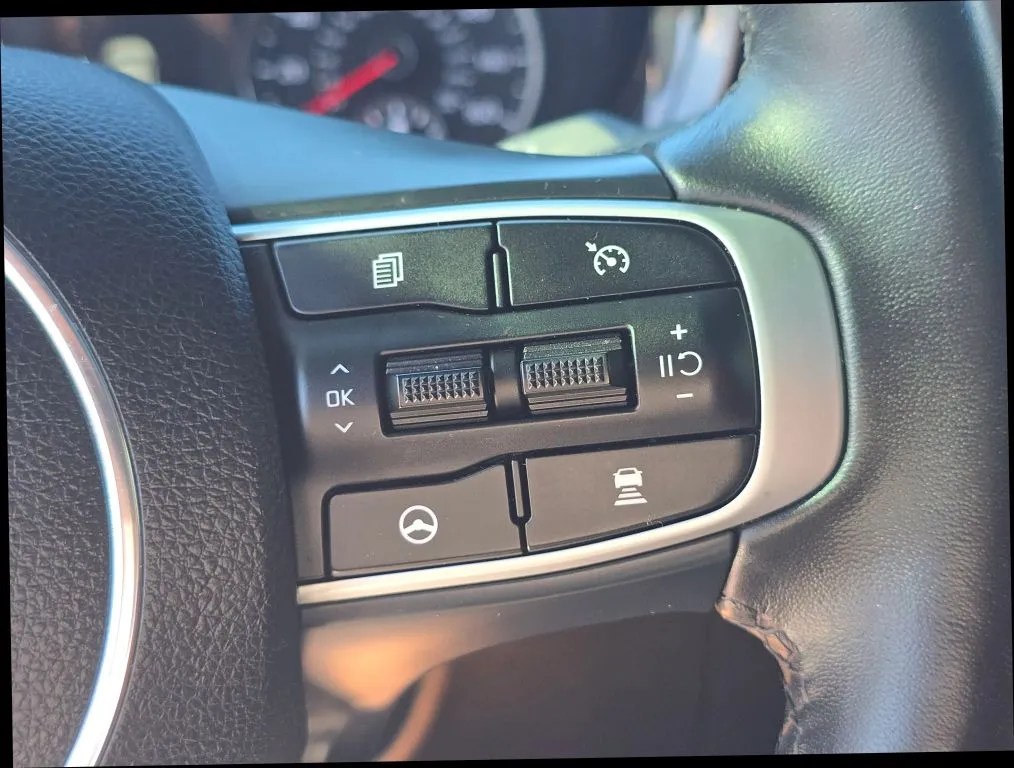 Kia K5 photo 23