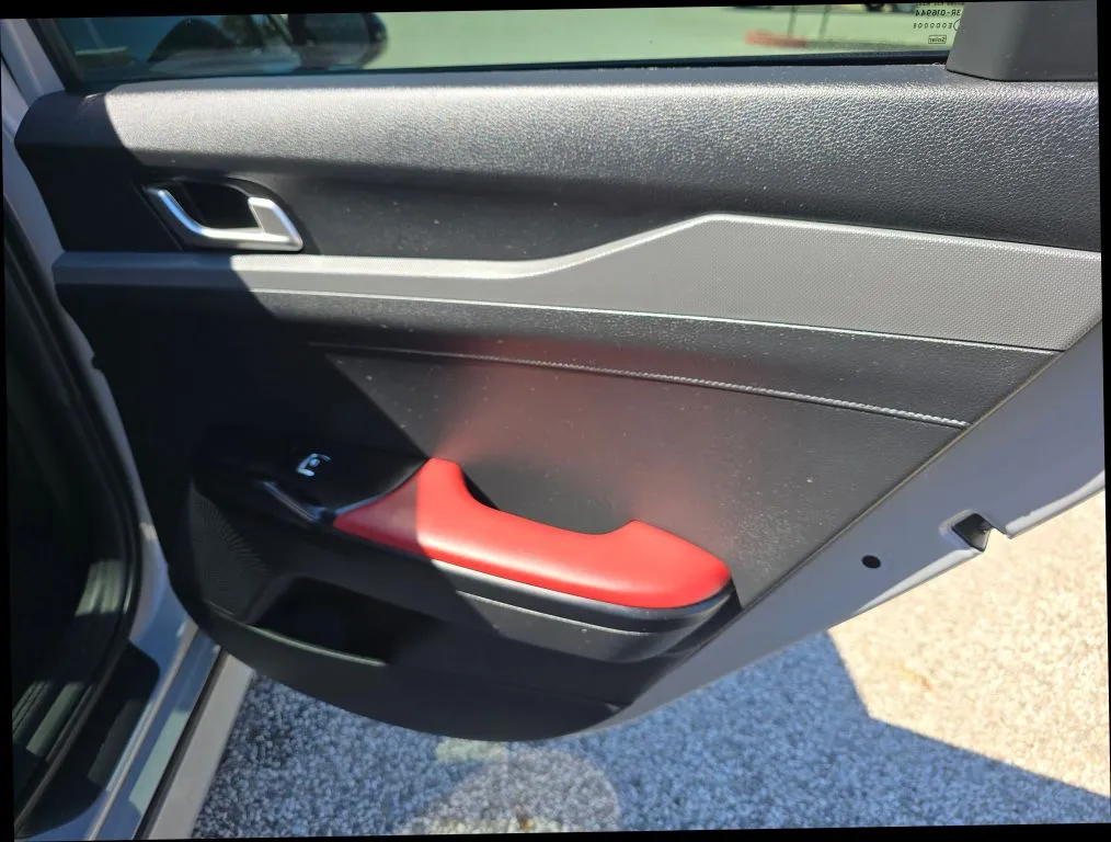Kia K5 photo 18