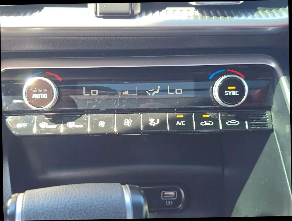Kia K5 photo 25
