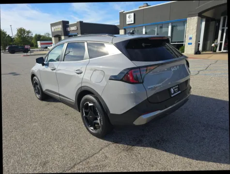 Photos of 2026 Kia Sportage Hybrid EX Sport Utility 4D for sale in Portage, IN at Main Street Motors