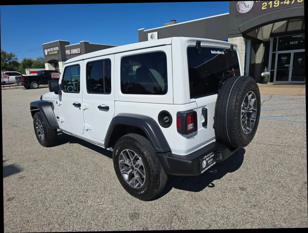 Jeep Wrangler photo 2
