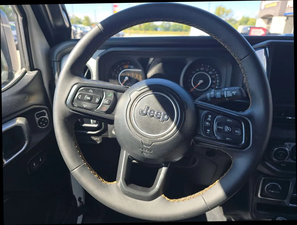 Jeep Wrangler photo 16