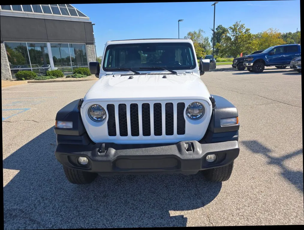 Jeep Wrangler photo 7