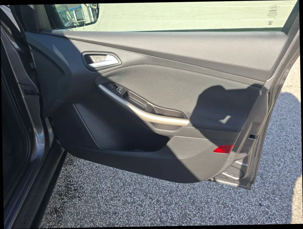 Ford Focus photo 21