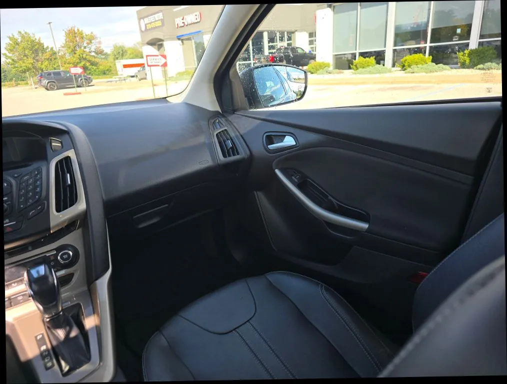 Ford Focus photo 16