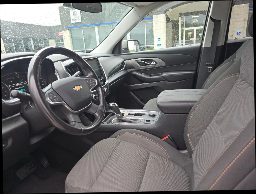 Chevrolet Traverse photo 10