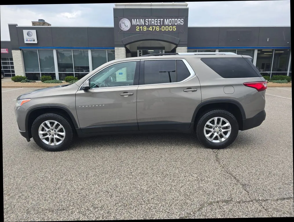 Gray 2018 Chevrolet Traverse LT Sport Utility 4D for sale in Portage, IN