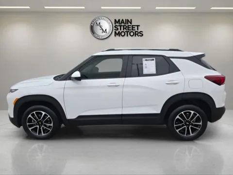 Photos of 2025 Chevrolet Trailblazer LT Sport Utility 4D for sale in Portage, IN at Main Street Motors